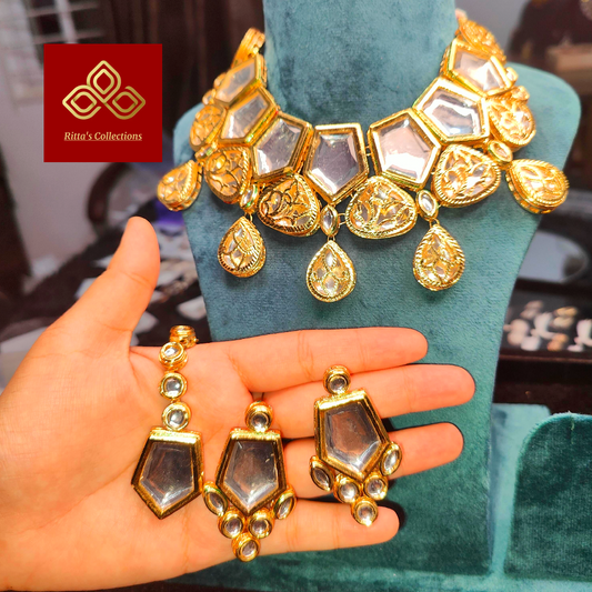 Kundan Necklace with Earrings and Maangtikka
